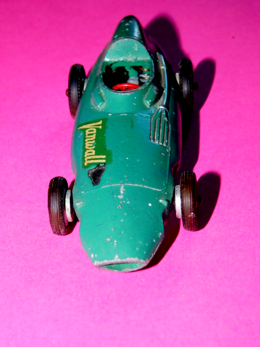 Voiture miniature Vanwall F1 - Collection Voiture miniature Vanwall F1 - Collection