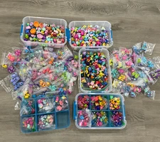 Hatchimals COLLEGGTIBLES Random Lot / Bag of 10 Assorted Seasons READ DESCRIPTIO