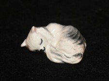 Hagen Renaker Miniature Persian Lying Sleeping Cat Figurine #3