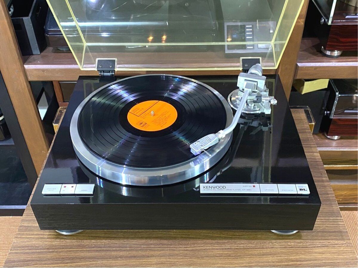 KENWOOD KP-990 Quartz Direct Drive Turntable Record Player KENWOOD KP-990 Quartz Direct Drive Turntable Record Player