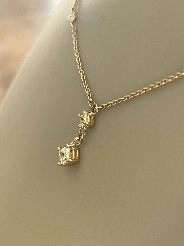 Collar de diamantes blancos y amarillos naturales de oro amarillo de 18 quilates, 17" Foto 4 de 4