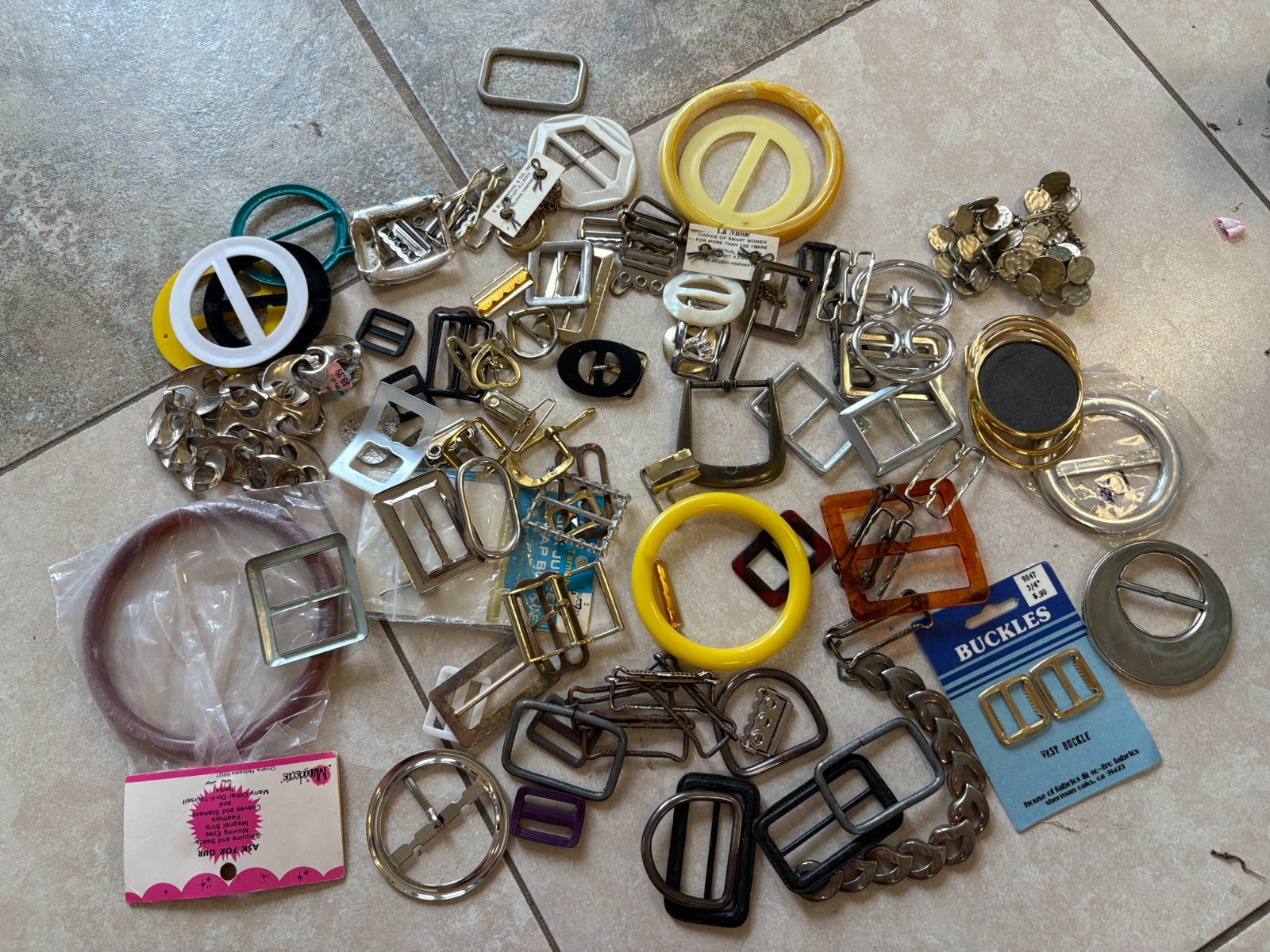 HUGE LOT of metal and plastic MACRAME Craft Purse hardware