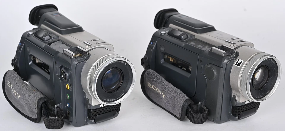 Two (2) Sony DCR-TRV900 Handycam Mini DV 3-CCD Camcorders with UW Case! - Image 2 of 4