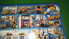 LEGO City Garage 4207, Parking Elevator Car Wash Gas 933 Pieces 2012 New Sealed
