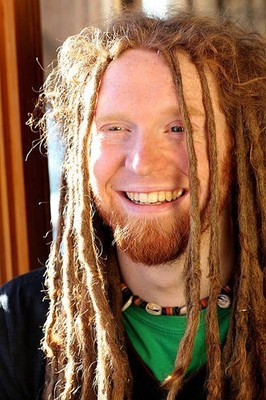 Musician Newton Faulkner is interviewed after performing the Unplu- Old Photo 4