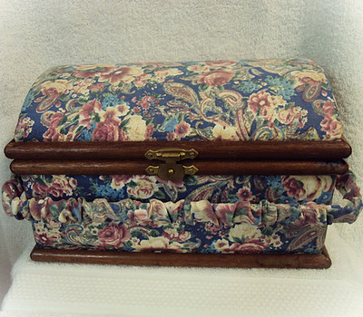 Vintage Wood Sewing Basket Box Tapestry Fabric Lid Accessory Tray GC Blue mixed