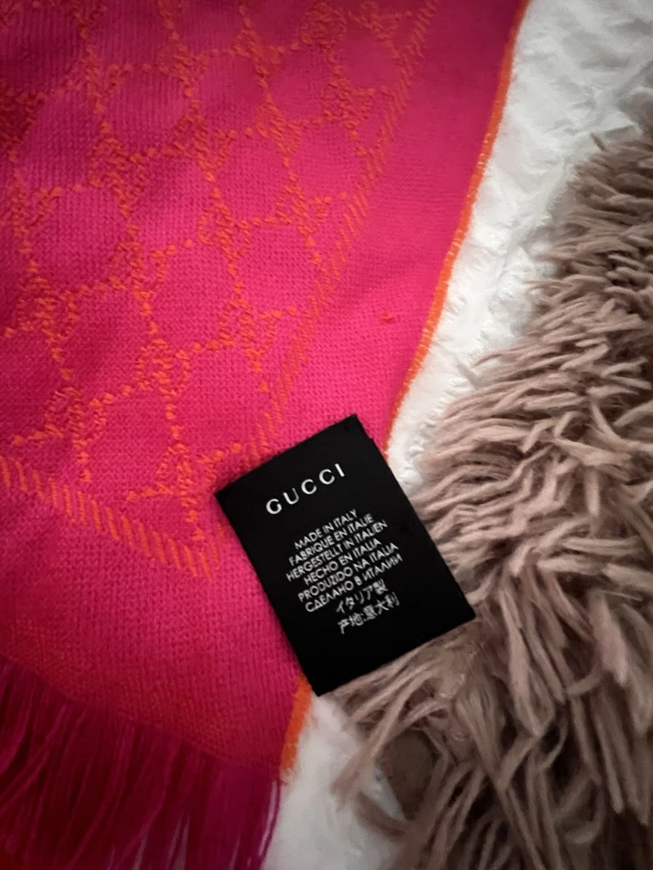 Gucci Wool Scarf Pink and Orange Jacquard GG Logo Reversible Brand New - Image 3 of 4