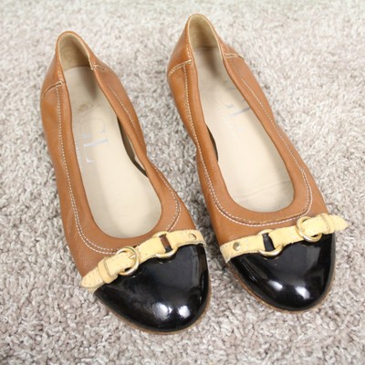 agl cap toe ballet flat