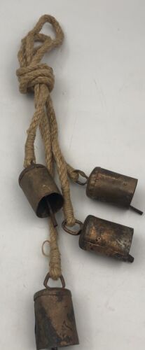 Antike Kleintierglocke Primitive Folk Handarbeit 4er Set Glocken am Juteseil