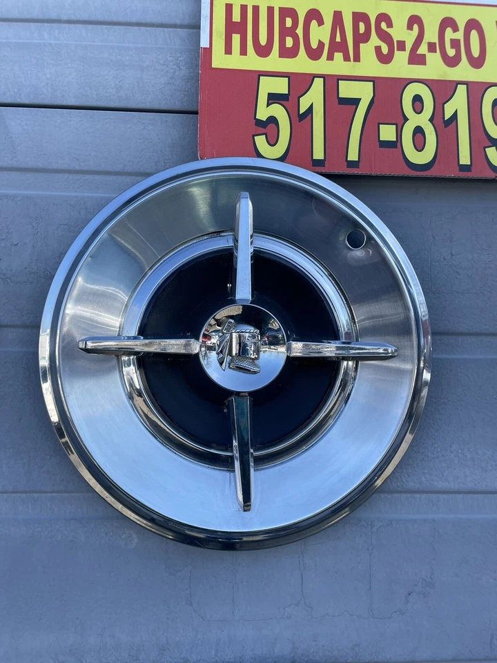 Dodge Royal Lancer 1957-58 usado tapacubos 14” raro fabricante original convertible hermoso conjunto de 4 Foto 2 de 4