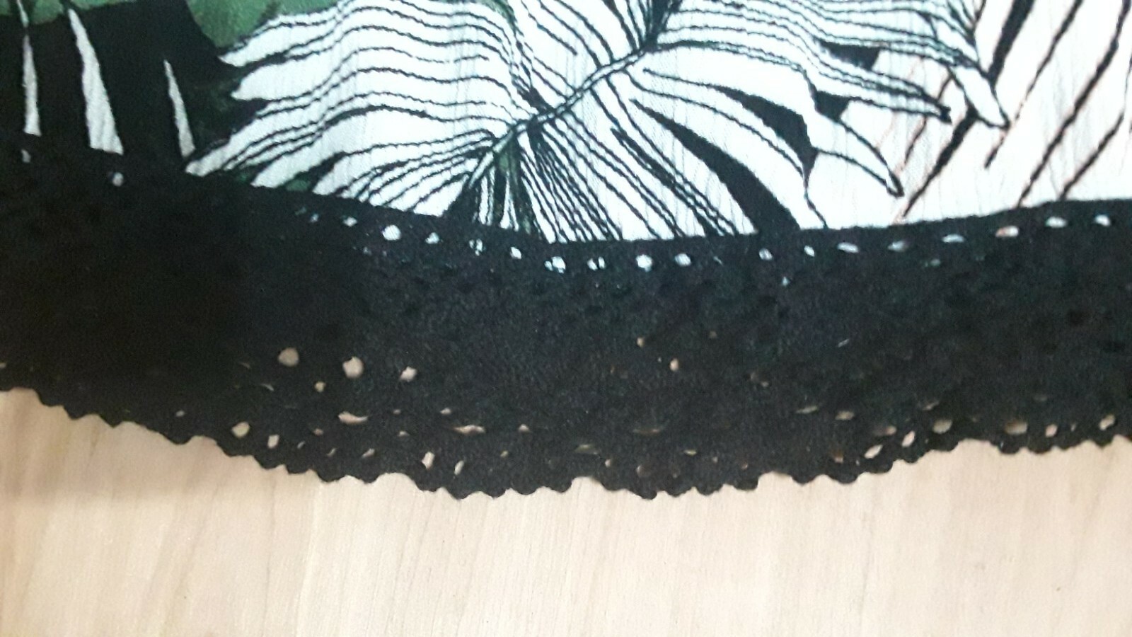 Women's Multi-Colored Leaf Pattern 3/4 Sleeve Bla… - image 2