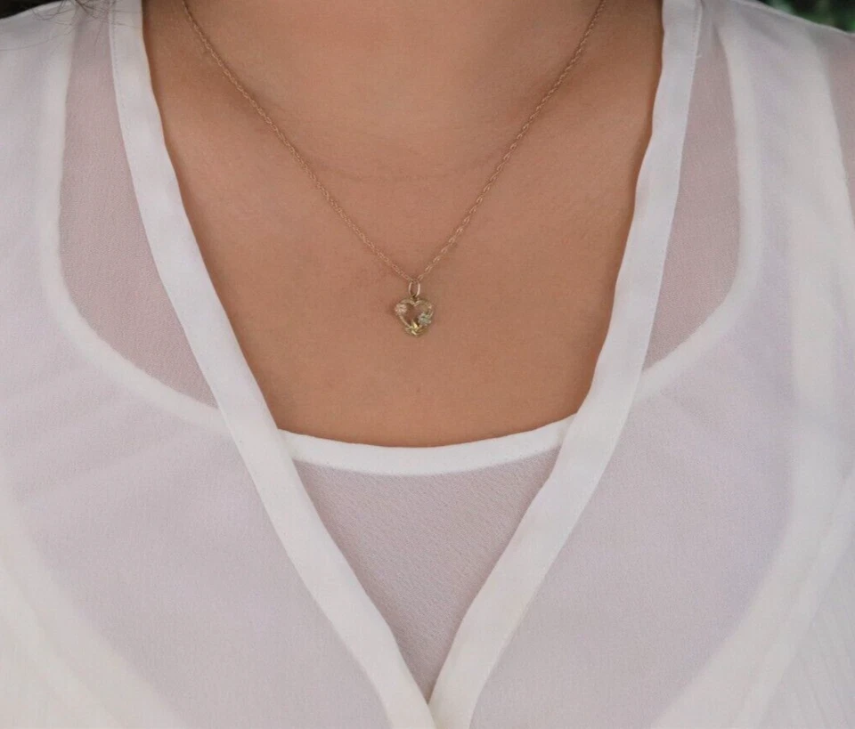 Collar Corazón Oro Amarillo 14k con Flores Cadena 18" Foto 4 de 4