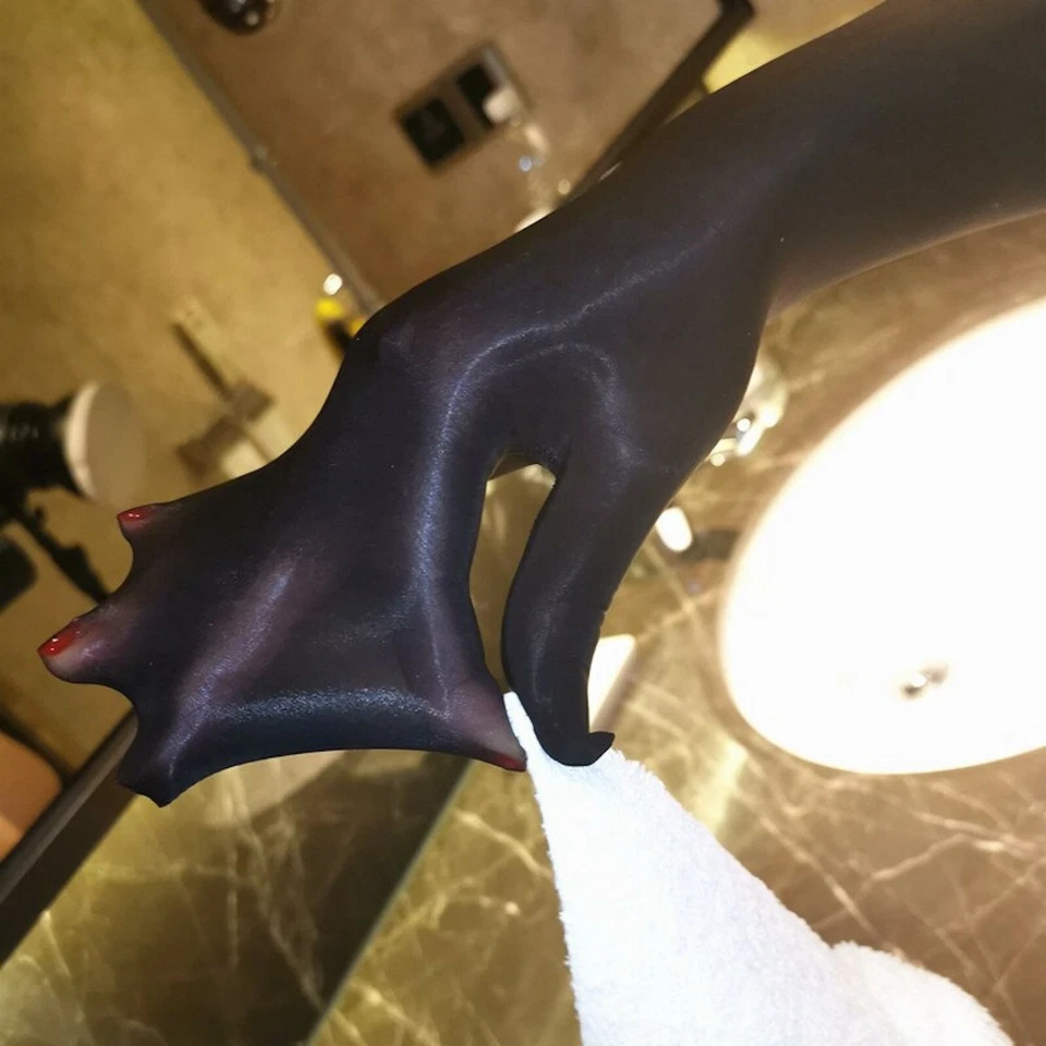 Guantes largos semitransparentes de nailon - elegantes y sensuales para juegos fetichistas y eróticos Foto 2 de 4