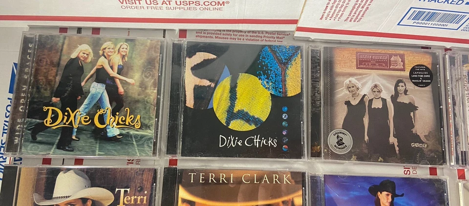 Lot of 13 Country CD's Dixie Chicks, Terri Clark, Trisha Yearwood, Kenny Chesney Foto 2 de 4