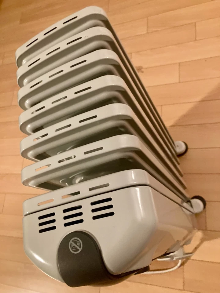 DELONGHI RADIATEUR RADIA S TRRS0715 1500W Bain d'Huile TTB Chauffage d'Appoint - Photo 3/3
