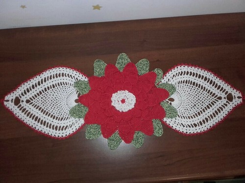 Centrino Runner Striscia all'uncinetto Stella di Natale 71 × 31 cm idee rega - Foto 1 di 3