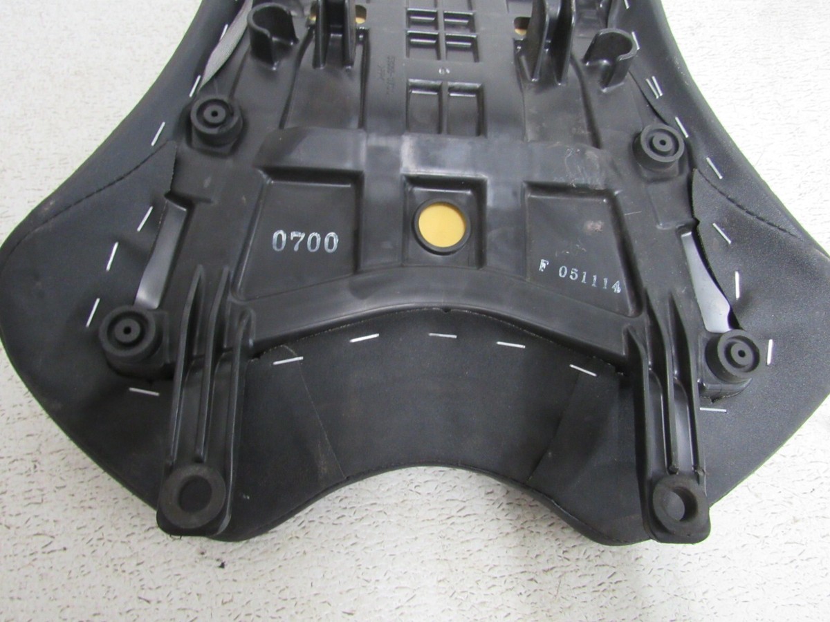 21-23 KAWASAKI ZX10R ZX 10 ZX10 FRONT SEAT SADDLE DRIVE RIDER