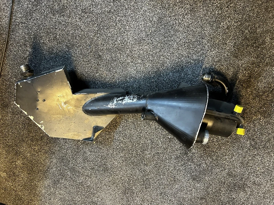 2016 MCLAREN 540C / 570S V8 ENGINE OIL TANK RESERVOIR SUMP GT3 Spec - Image 2 of 3