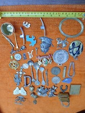 Grande Lotto Di Piccoli Oggetti In Metallo