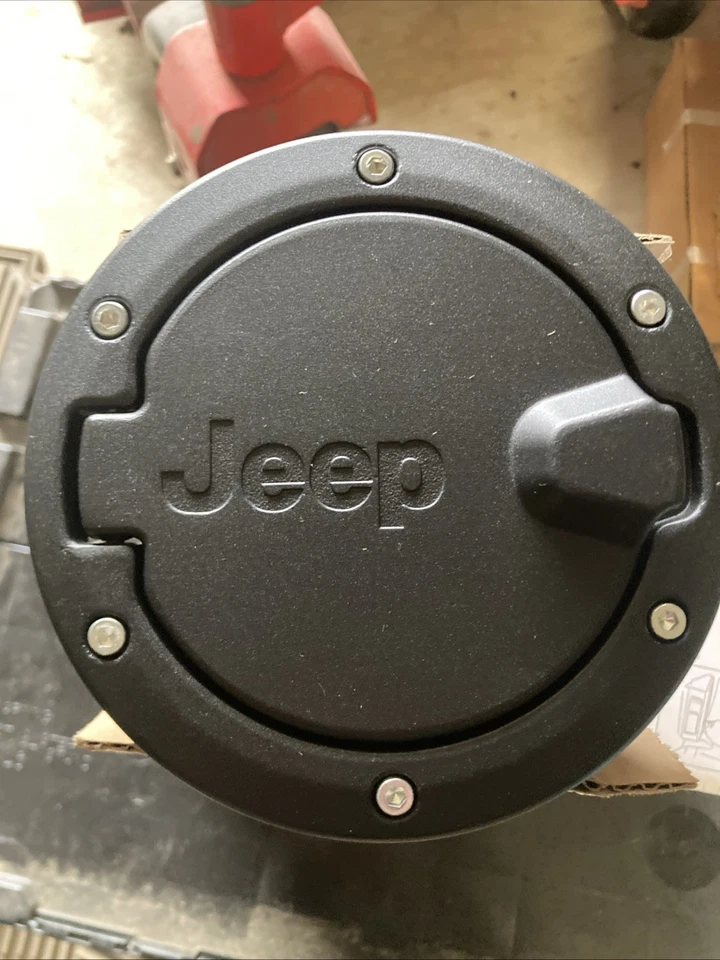 Puerta de llenado de combustible Mopar genuina 82214793, Jeep Wrangler 2007-2018 original OEM Foto 2 de 3