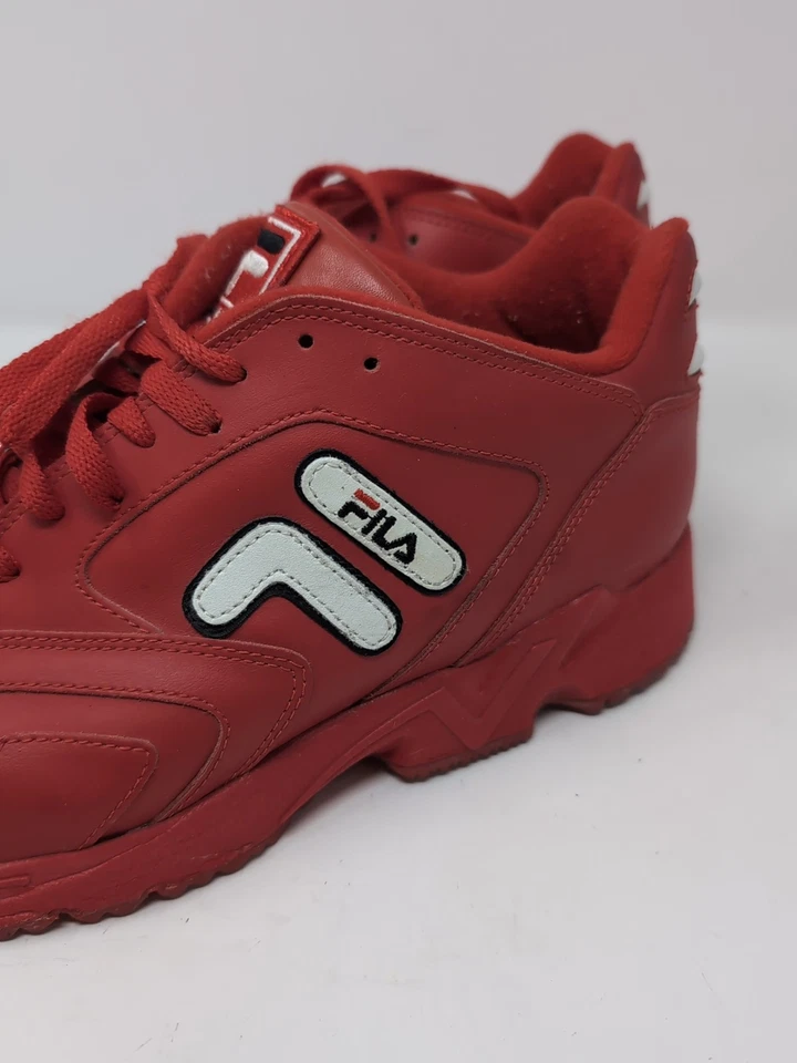 Vintage All Red Fila Athletic Running Sneakers Mens Size 10.5 Style 1-J17-0605 - Image 2 of 4
