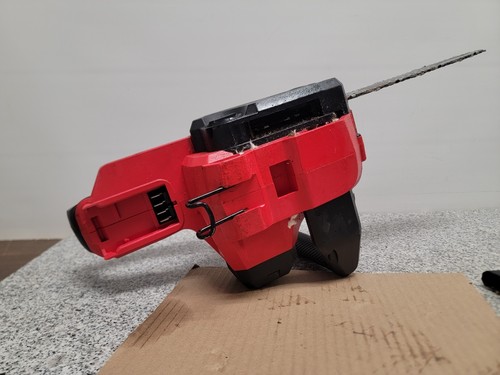Craftsman V20 Chainsaw 12" Bar With Batteries And Charger - Picture 6 of 10
