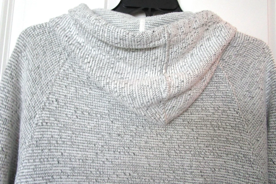 Lou And Grey Women's Size XL Kangaroo Pockets Knit Hoodie Sweater Oversized  - Image 3 of 4