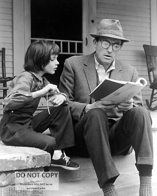 GREGORY PECK MARY BADHAM READ SCRIPT ''TO KILL A MOCKINGBIRD'' 8X10 PHOTO (CC-206)