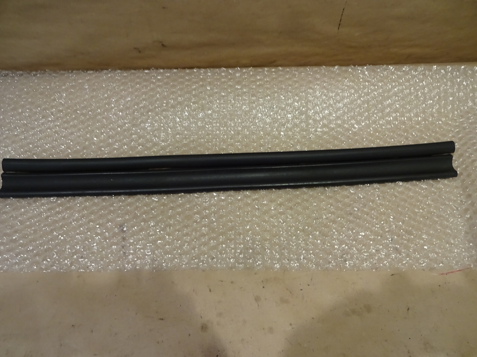 Ferrari 348,355  RH Central Moulding For Rear Window P/N 62094500