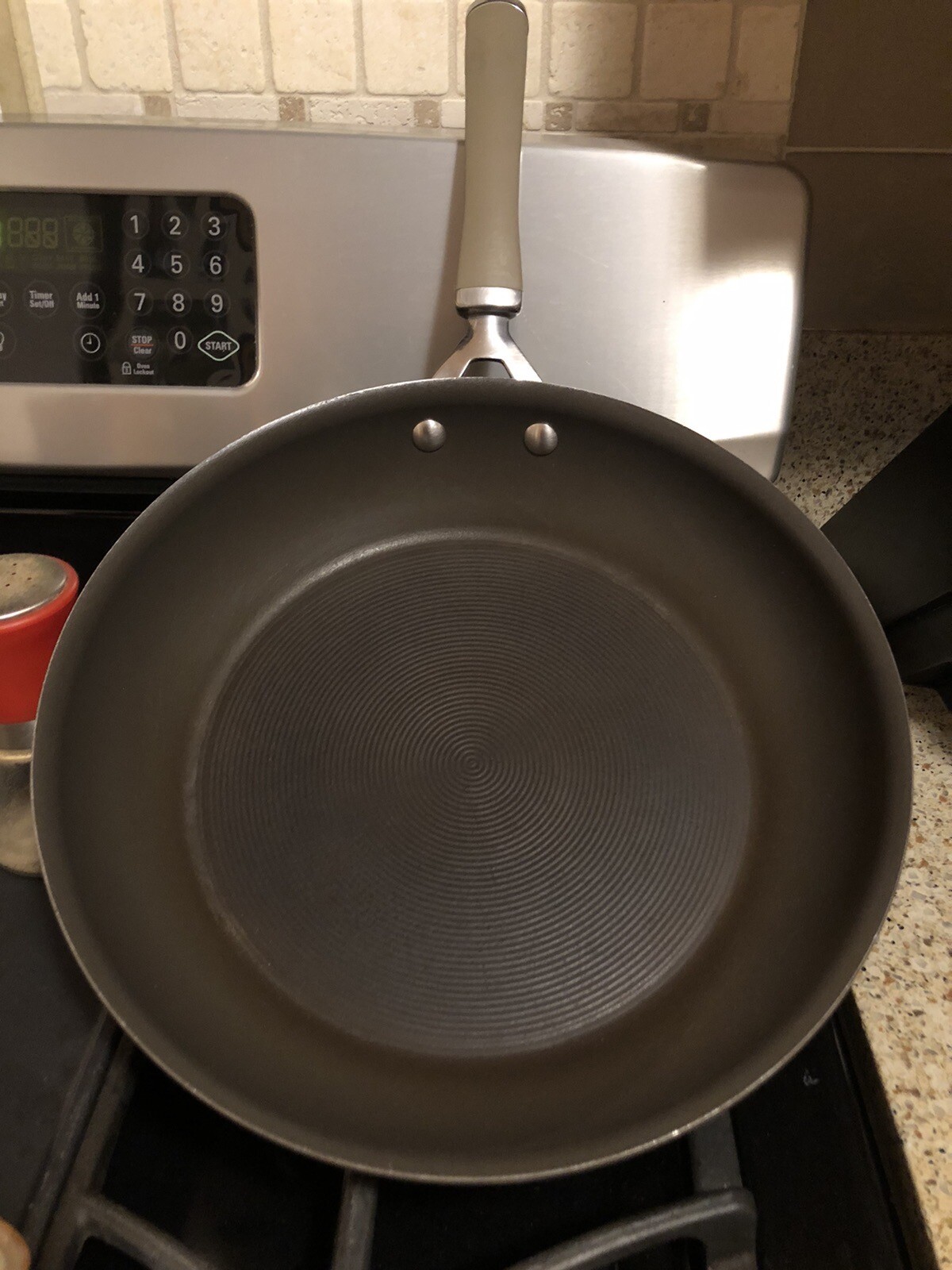 Circulon Premier Professional 12 inch frying pan nonstick /dishwasher