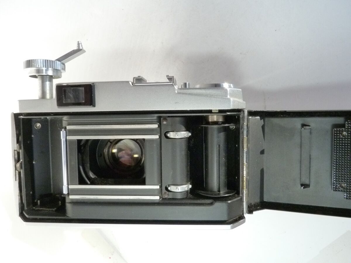 VINTAGE Konica III Hexanon 48mm f/2 Rangefinder camera.READ VINTAGE Konica III Hexanon 48mm f/2 Rangefinder camera.READ