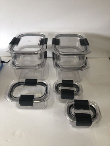 Rubbermaid 7 Food Storage Containers Made In USA Plastic With Lids - Picture 1 of 4