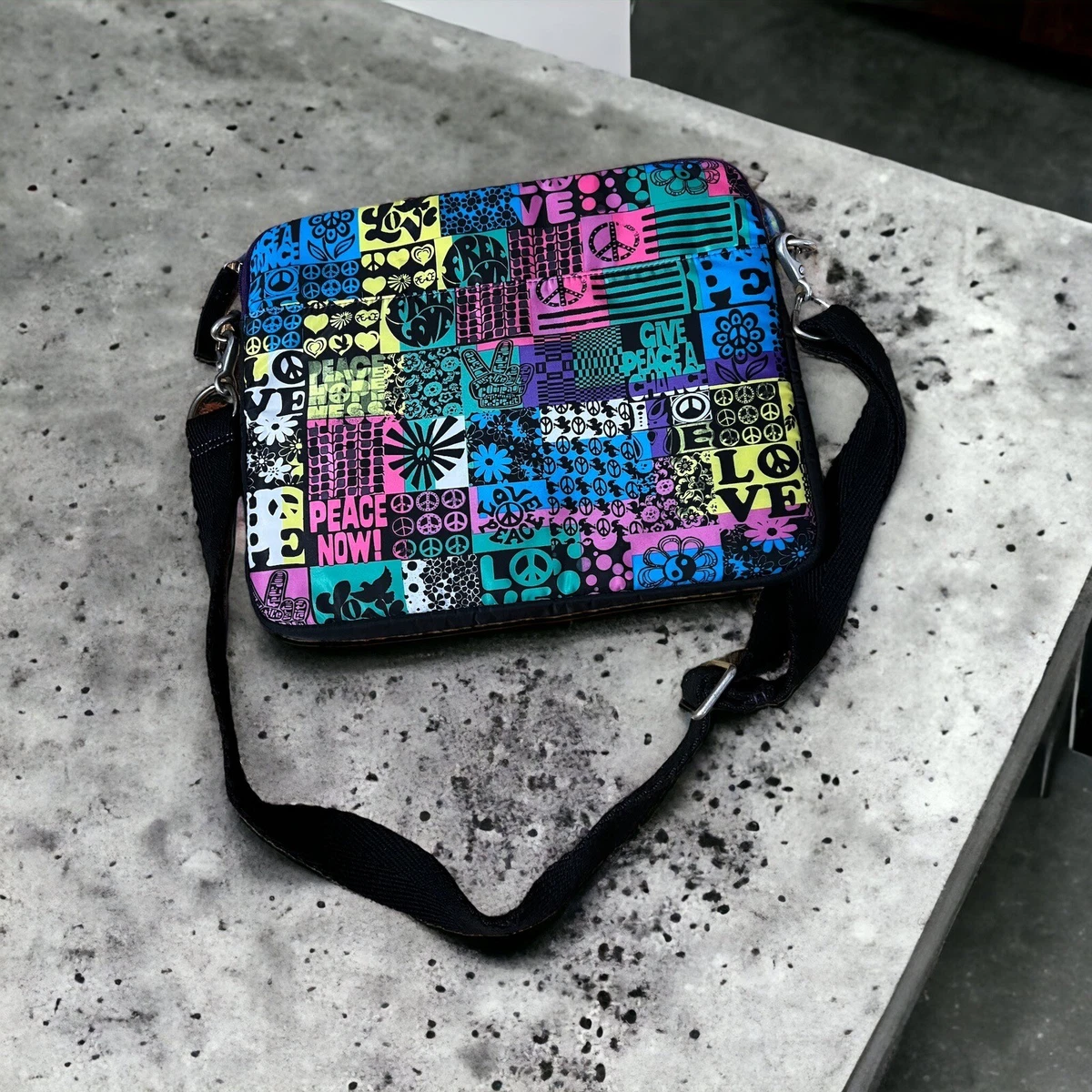 Laptop and handbag in one top