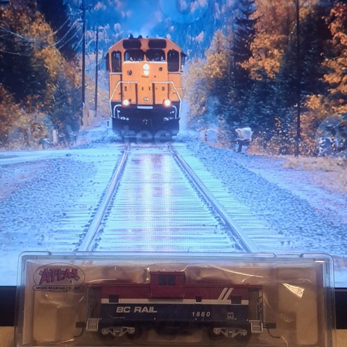 Atlas BC Rail Extended Vision Caboose Road #1880 escala N modelo de ferrocarril | Zustand: New