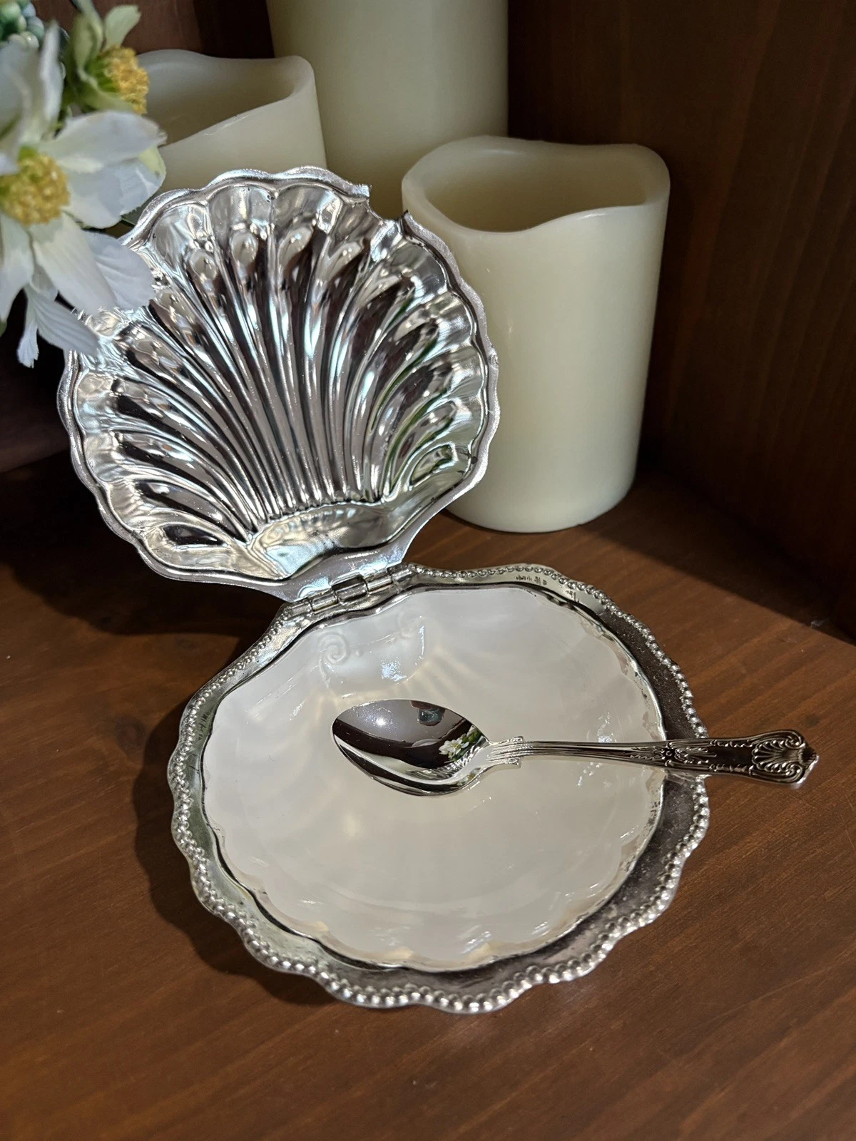 Vintage Silver Plated Scallop Shell Butter Dish With White Glass Liner
Opens in a new window or tab