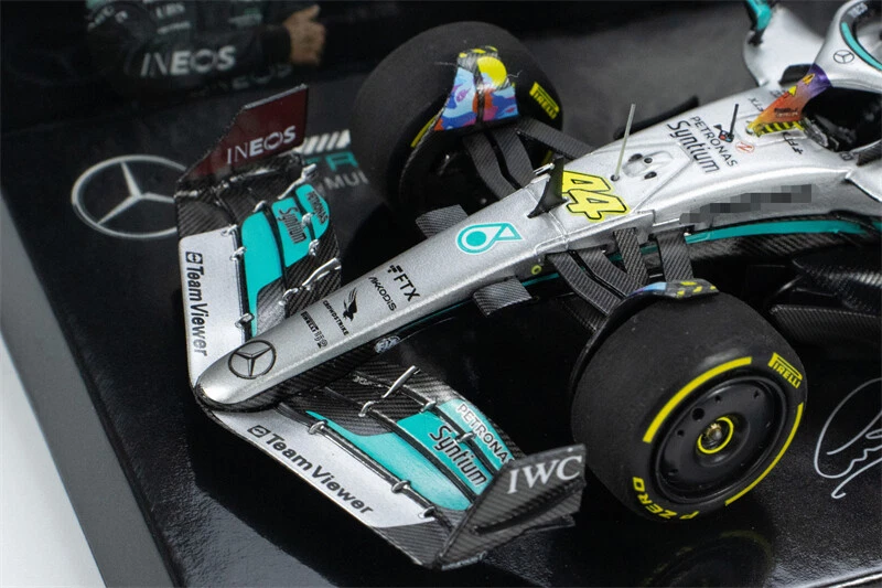 MINICHAMPS 1:43 MB PETRONAS F1 W13 TEAM #44 / #63 Resin Model Car - Image 3 of 4