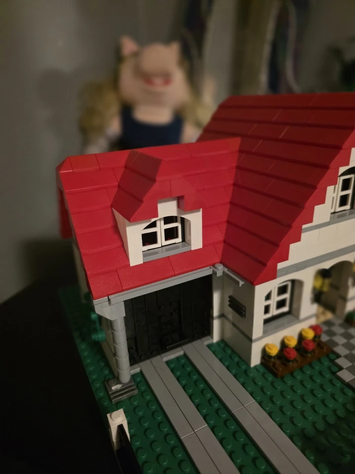 LEGO Creator 4956 House, photo 2 of 5
