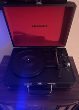Crosley CR8005G-BK Cruiser Premier Vinyl Record Player  2 records BLUETOOTH 