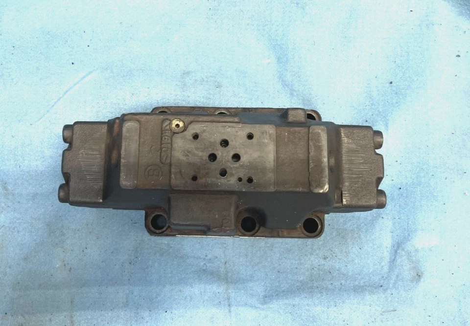 VICKERS DIRECTIONAL CONTROL VALVE DG5V-8-S-6C-M-FW-B-10, 02-329167 5000PSI - Image 3 of 4