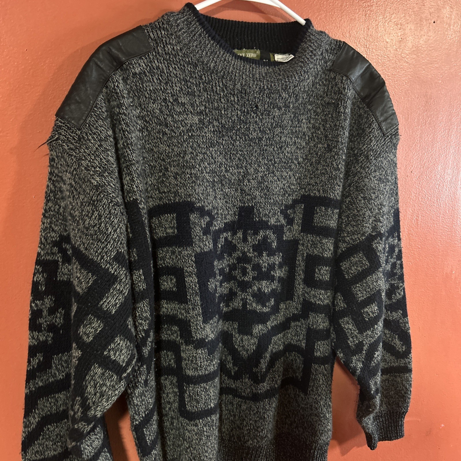 Vintage Point Zero Abstract Pattern Black Grey Pu… - image 2