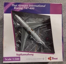 Herpa Wing 2er Set Flugzeuge: Airbus A330-300 und Boeing 747-400. Thai Airways