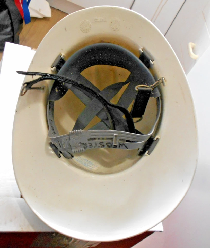 LOTE 1 CASCO BOMBERO VINTAGE CFS [SERVICIO DE BOMBEROS DEL PAÍS] AUSTRALIA Foto 3 de 4