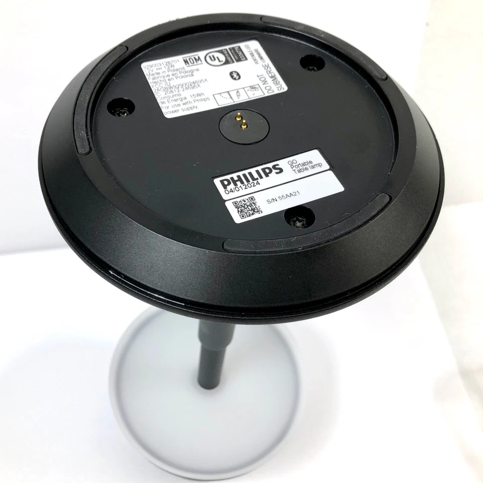 Lámpara de mesa portátil Philips 576454 Hue Go negra Foto 3 de 4