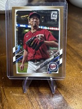 2021 Topps Series 1 Kenta Maeda Gold Parallel /2021 Minnesota Twins