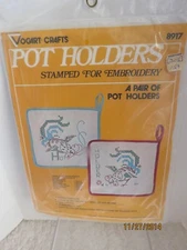 Vintage 1976 Vogart Crafts Stamped Embroidery Pot Holders Kit #8917