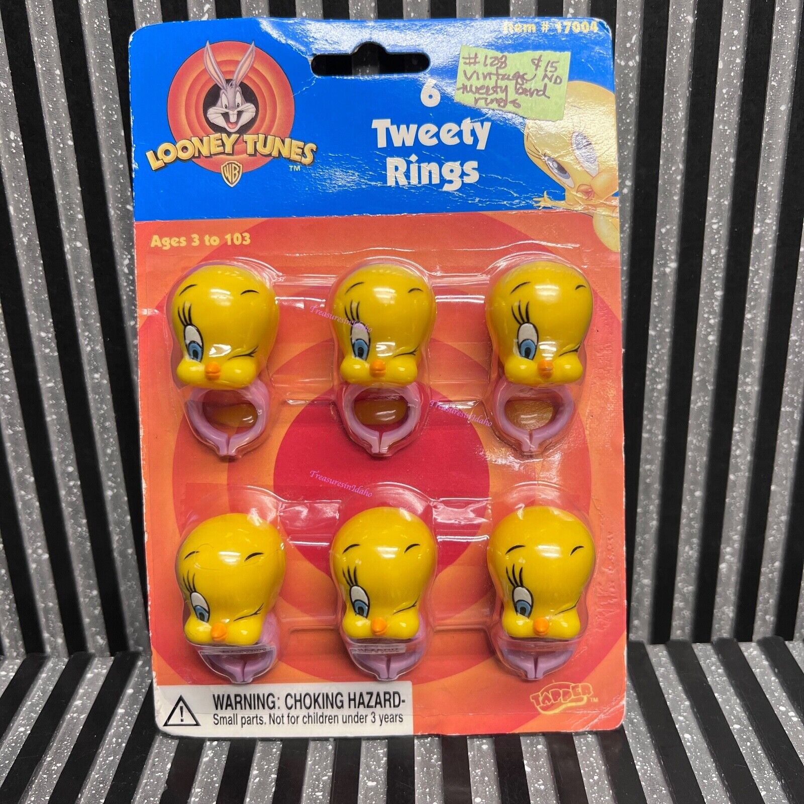 Looney Tunes 1999 Tweety Bird Rings Party Favors Goody Bag Fillers 1-Pack 6 Toy