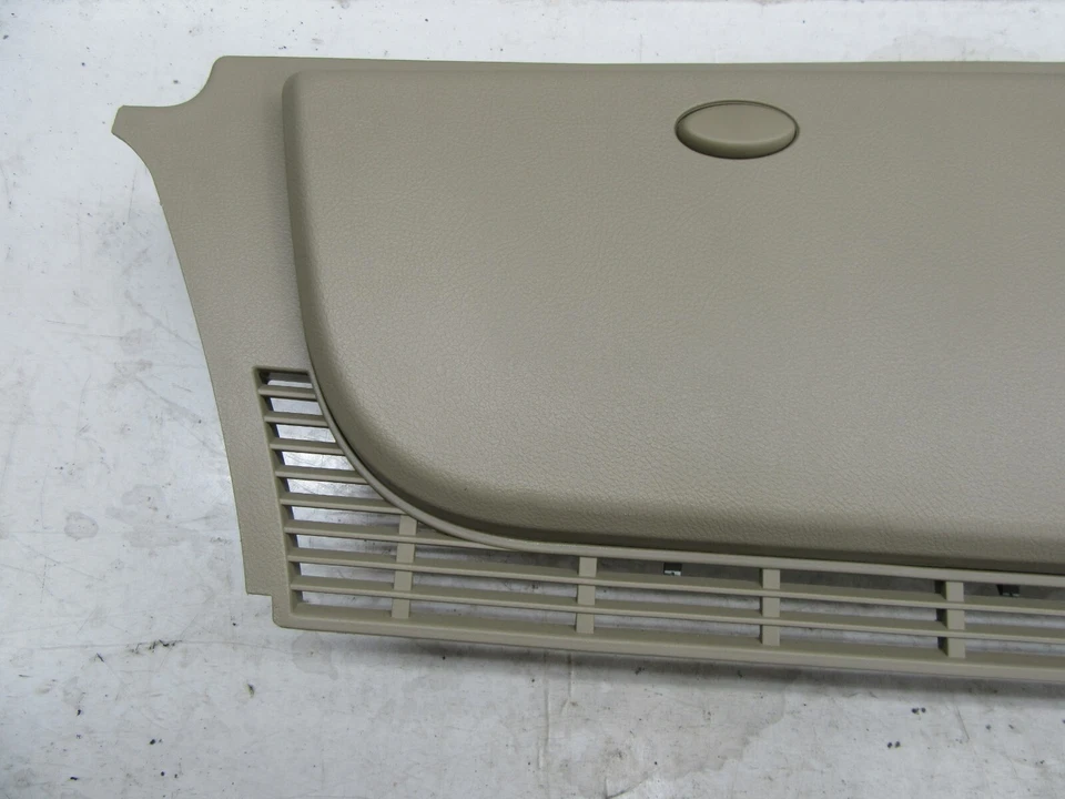 Land Rover LR4 2014-2016 OEM cuarto trasero derecho compartimento de almacenamiento portavasos Foto 3 de 4