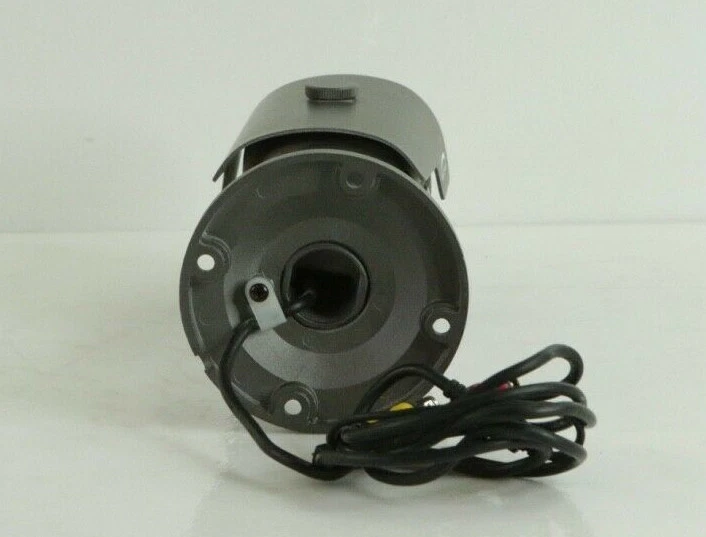 Speco HT7040H 960H 700 TVL Indoor/Outdoor IR Bullet Camera j165 - Image 2 of 4