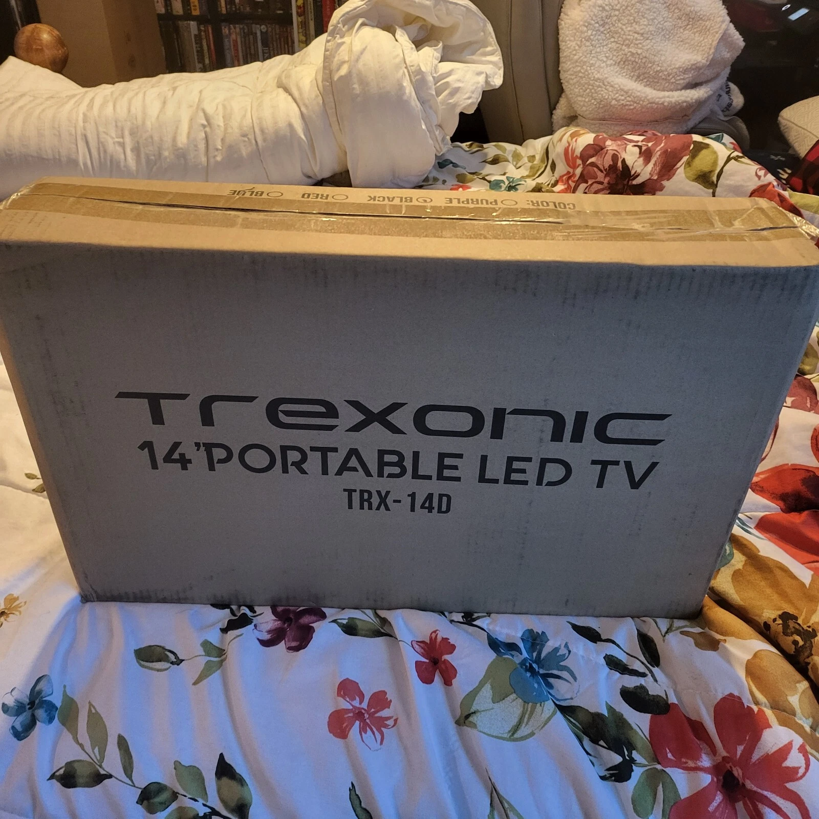 Trexonic Portable Rechargeable 14-Inch LED TV