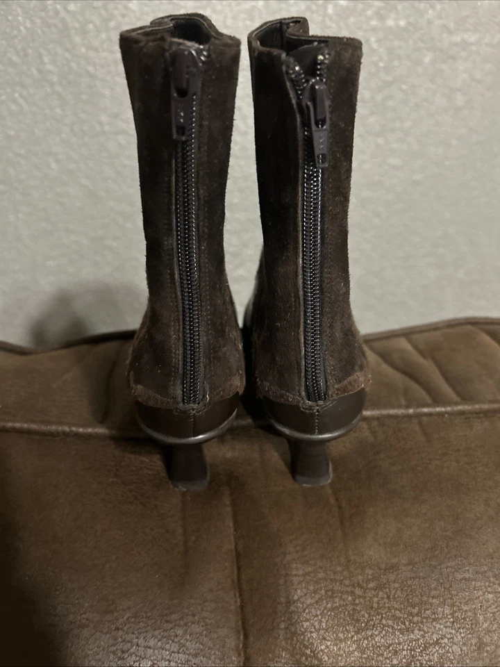 VANELI Botas Mujer Cuero Marrón y Gamuza Con Bordado Cremallera En La Espalda Talla 7N Foto 3 de 4